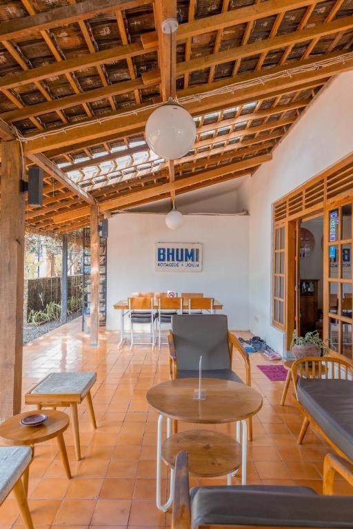 Bhumi Hostel Jogjakarta Buitenkant foto