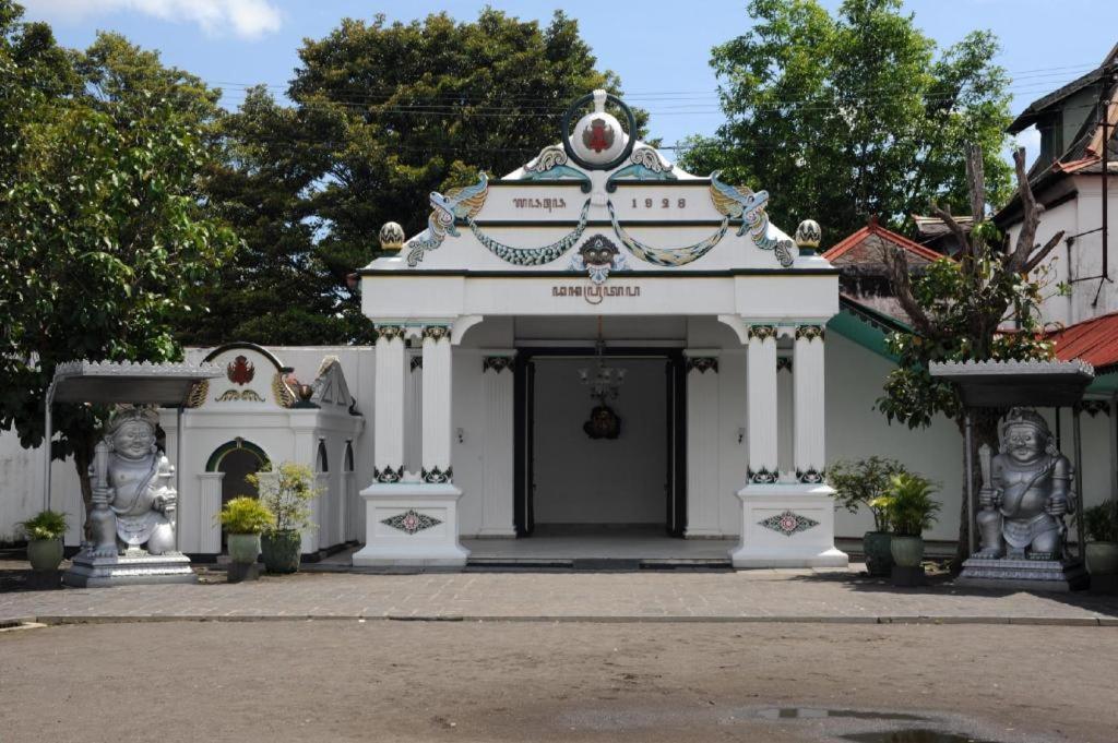 Bhumi Hostel Jogjakarta Buitenkant foto