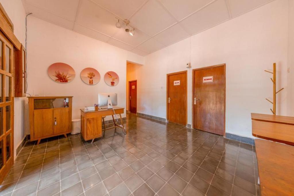 Bhumi Hostel Jogjakarta Buitenkant foto