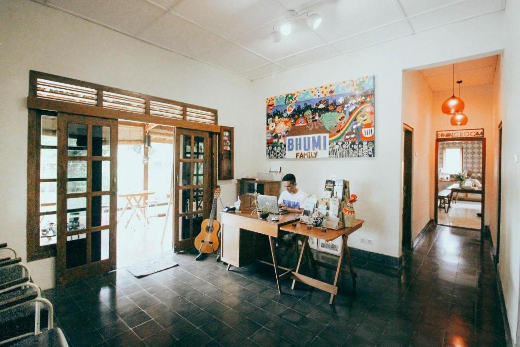 Bhumi Hostel Jogjakarta Buitenkant foto